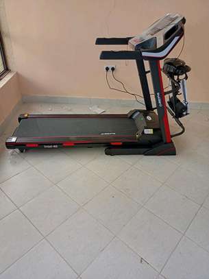 Intel 40 Treadmill image 3