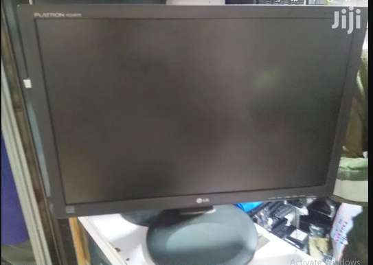 22 Inch LG Monitor Very Clean image 1