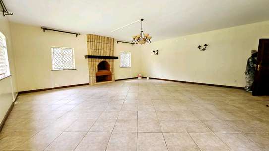 5 bedroom Ambassadorial house for rent in Runda image 6