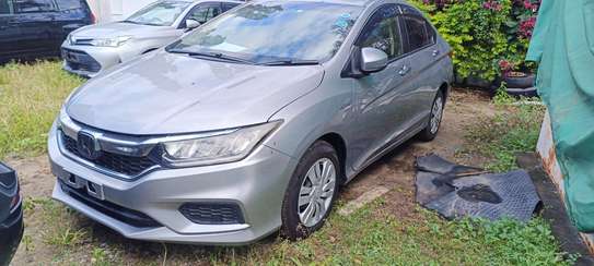 Honda Grace Hybrid Silver 2018 2WD image 2