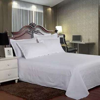 Plain white cotton bedsheets without the satin line image 1