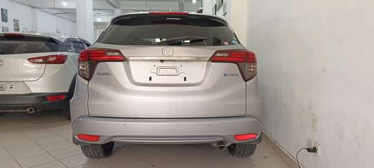 Honda vezel hybrid Silver 2018 2wd image 9