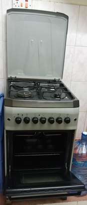 Gas Cooker with an electric plate image 1