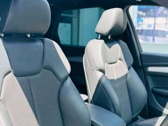 AUDI Q5 s-line quattro 2018model image 5