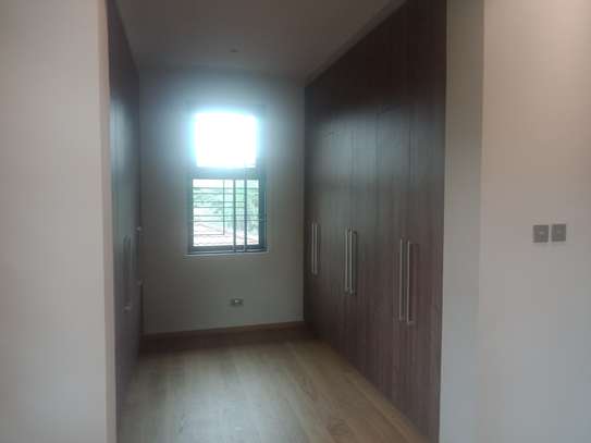 5 Bed Townhouse with En Suite in Muthaiga image 4