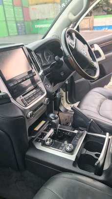 Toyota land Cruiser Sahara 2016 Diesel engine image 4