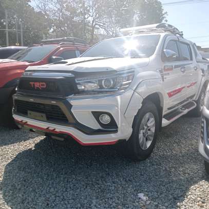 TOYOTA HILUX DOUBLE CABIN 2015MODEL. image 8