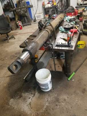 Hydraulic Cylinder Repair and Service image 1