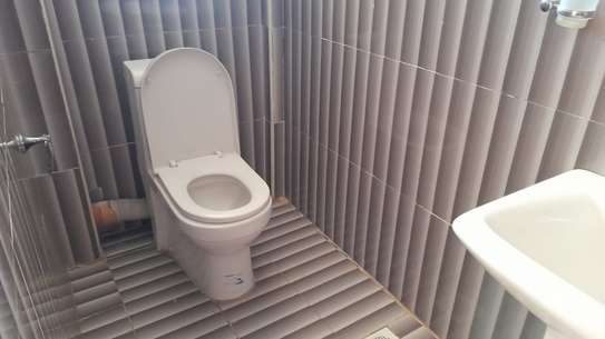 2 Bed Apartment with En Suite in Westlands Area image 7
