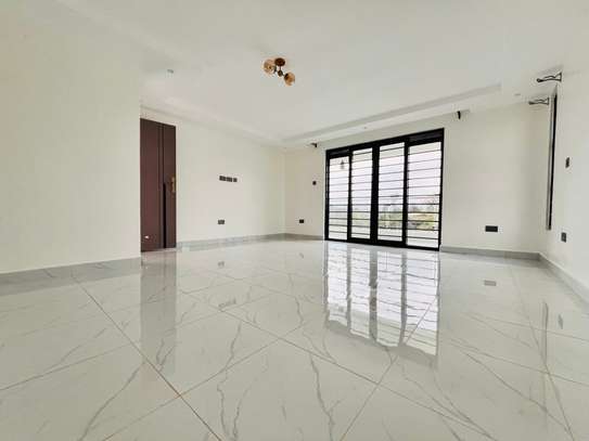 5 Bed Villa with En Suite at Ruiru image 2