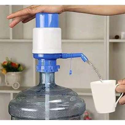 Portable manual water dispenser pump image 1