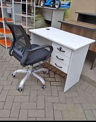 Executive High quality office desks and chairs image 7