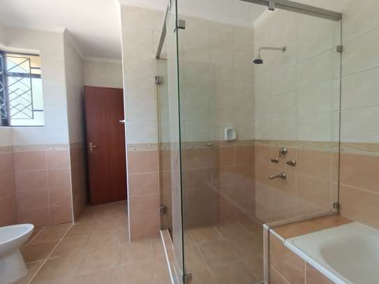 5 Bed Villa with En Suite in Lavington image 16
