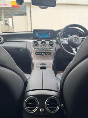 Mercedes Benz c180 image 2