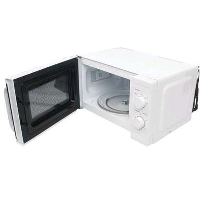 Ramtons Microwave Oven 20L White image 2