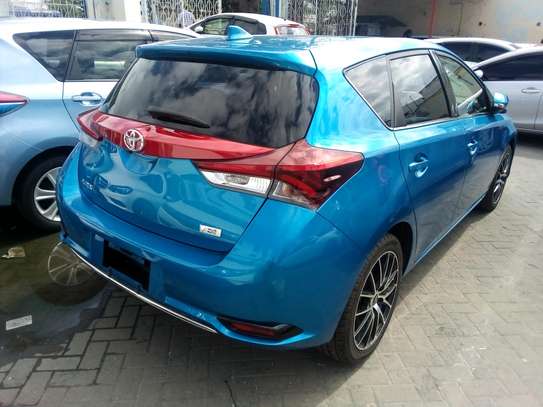 Toyota auris blue valvematic image 3