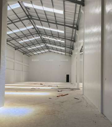 10,000 ft² Warehouse with Parking in Athi River image 3