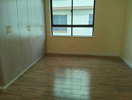 2 Bed Apartment with En Suite in Lavington image 13