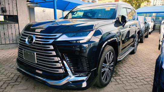Lexus LX600 2022 black Automatic petrol image 9