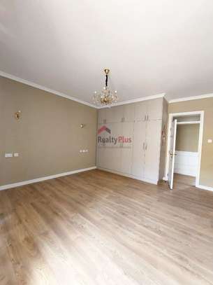 3 Bed Apartment with En Suite in Riverside image 6