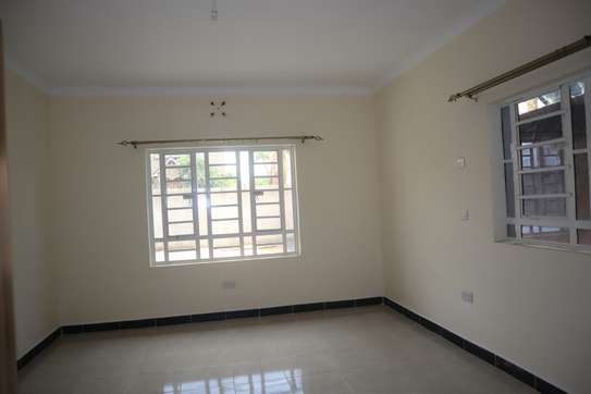 4 Bed House with En Suite in Thika image 6