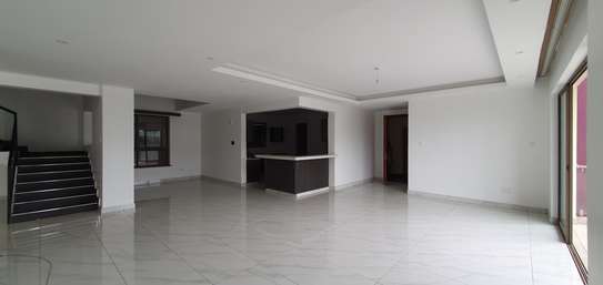 4 Bed Apartment with En Suite in General Mathenge image 17