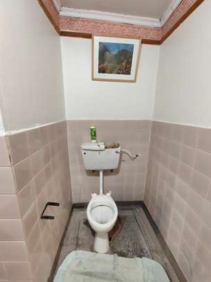 3 Bed House with Garden in Donholm image 10