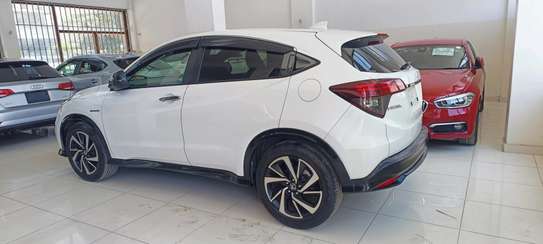 Honda Vezel Hybrid white RS 2018 image 32