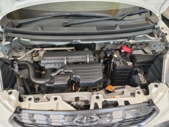 Toyota Pixis 2019 white 650cc image 3