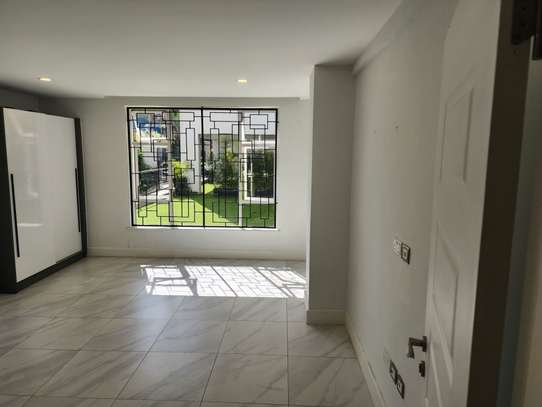 3 Bed Apartment with En Suite in Rhapta Road image 15