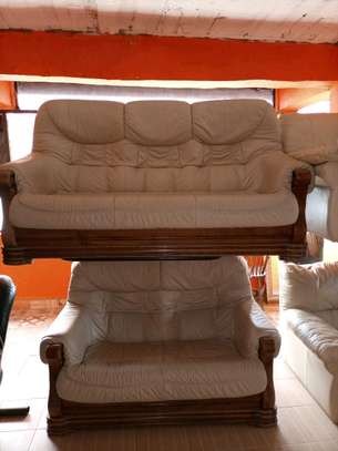 Genuine Ex Uk Leather Sofa Set In Nairobi Pigiame