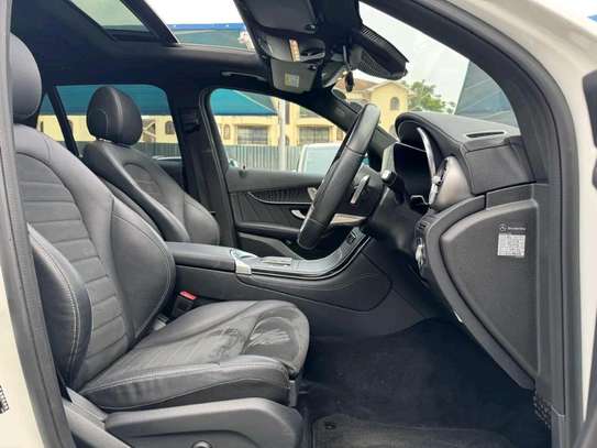 2019 Mercedes Benz GLC300 image 1