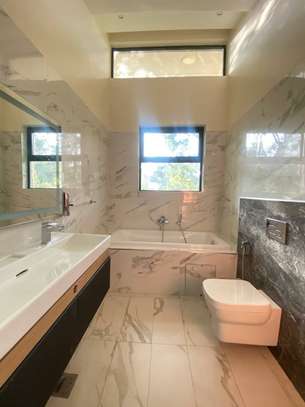 5 Bed Villa with En Suite in Lower Kabete image 4