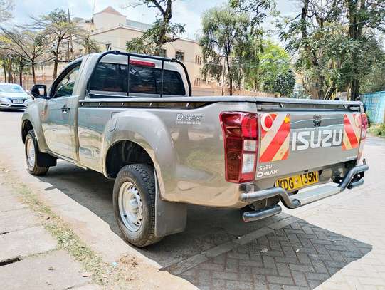 ISUZU D-MAX SINGLE CAB MANUAL LOCALLY ASSEMBLED image 6