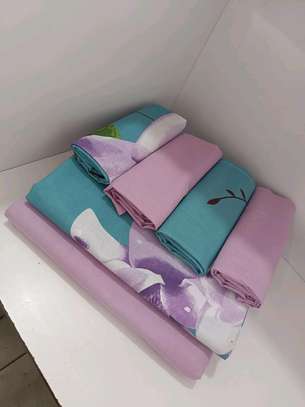 2Bedsheets and 4pillow cases mix and match image 1