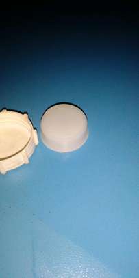 jerrican caps image 1