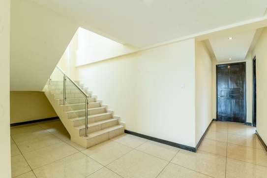 3 Bed Apartment with En Suite at Riverside Drive image 6