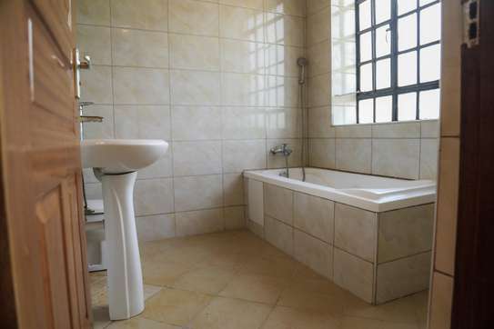 4 Bed House with En Suite in Redhill image 4