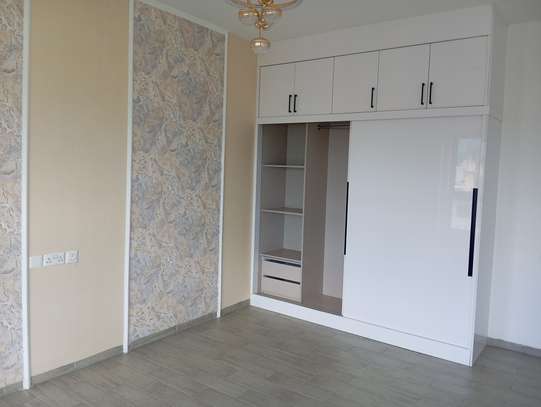 2 Bed Apartment with En Suite at Valley Arcade image 6