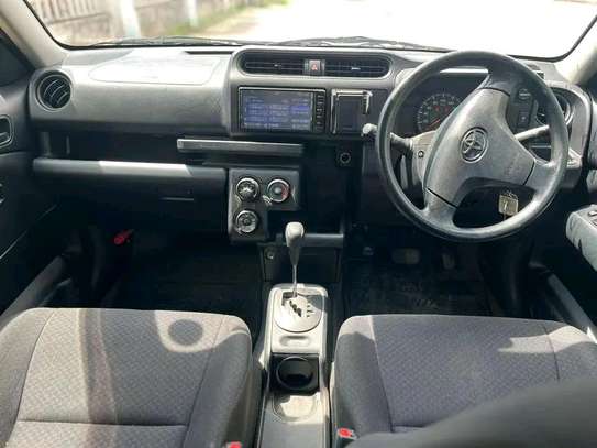 Toyota  succeed silver image 5