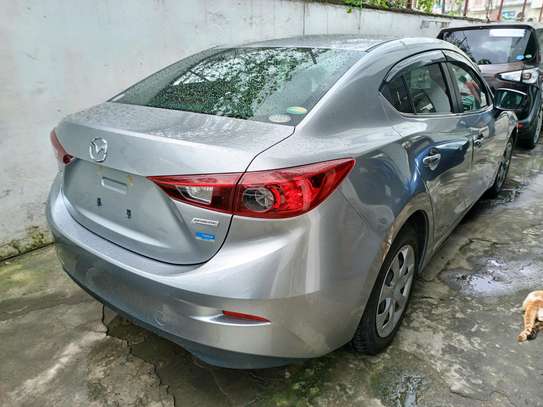Mazda Axela sedan image 2