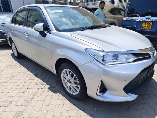 Toyota Axio G grade silver 2018 image 2