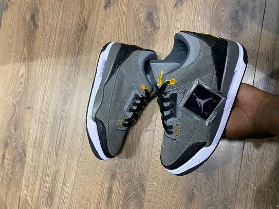 **Jordan 3 suade grey* 
Sizes available (40_45 ) image 2