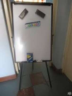 FLIPCHART STAND WITH FREE ERASER image 1