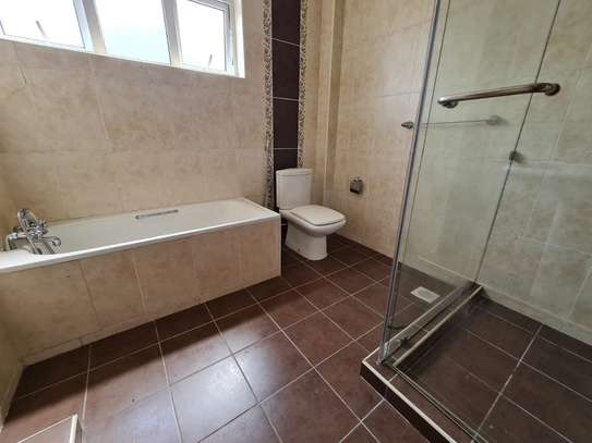 3 Bed Apartment with En Suite in Brookside image 10