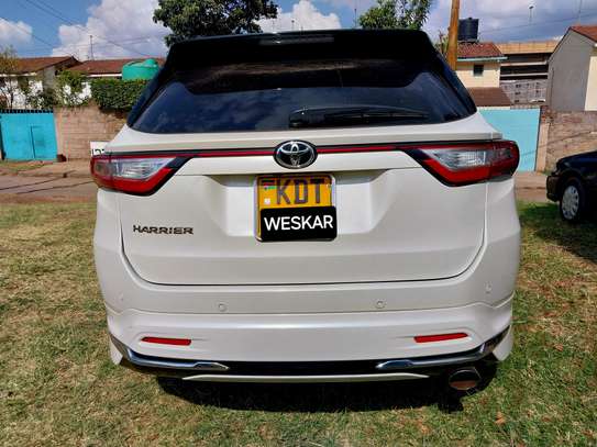TOYOTA HARRIER image 3