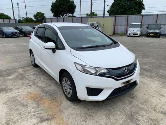 WHITE HONDA FIT (HIRE PURCHASE ACCEPTED) image 10