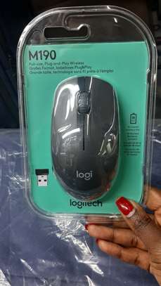Logitech wireless mouse M190 image 2