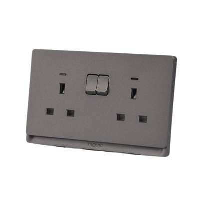 Executive switches and sockets image 7