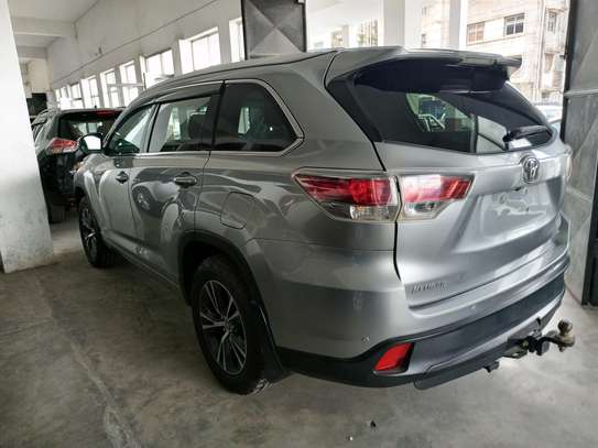 Toyota Kluger silver image 9
